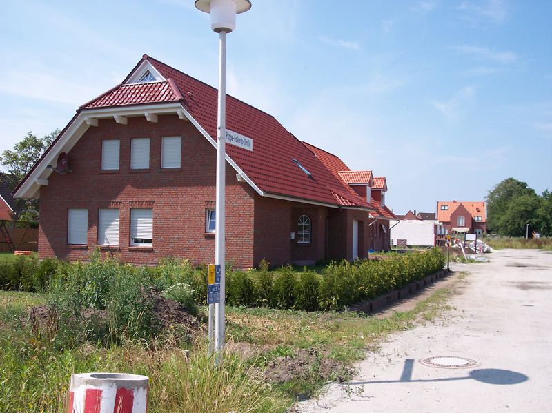 Datei:Poppe-Folkerts-Straße - 23 07 2006.jpg