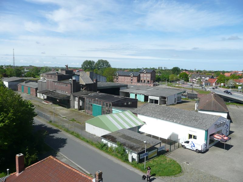 Datei:Raiffeisenstraße - 25052015.jpg
