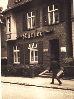 Am Markt Elefantenhaus Ostfriesischer Kurier Soltau um 1930 01.jpg