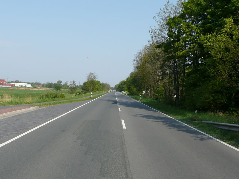 Datei:Bundesstraße - 01052009 (2).jpg