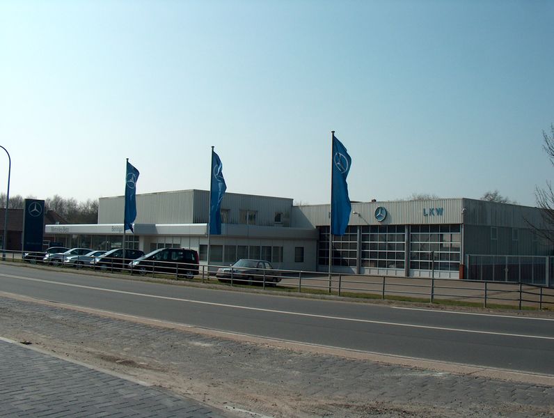 Datei:Bundesstraße - 13042003.jpg