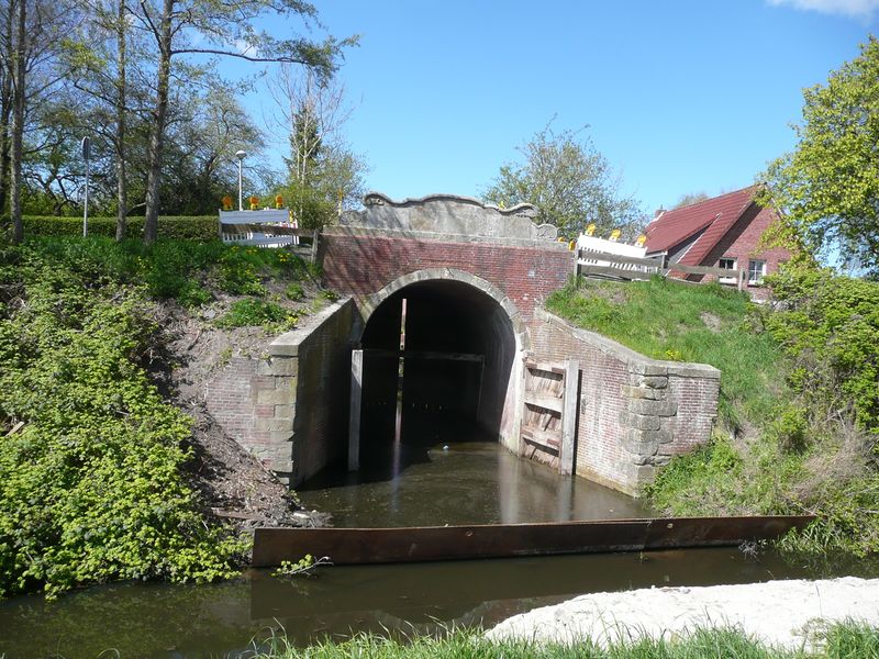 Datei:Raiffeisenstrasse Fridericussiel 26042017.jpg